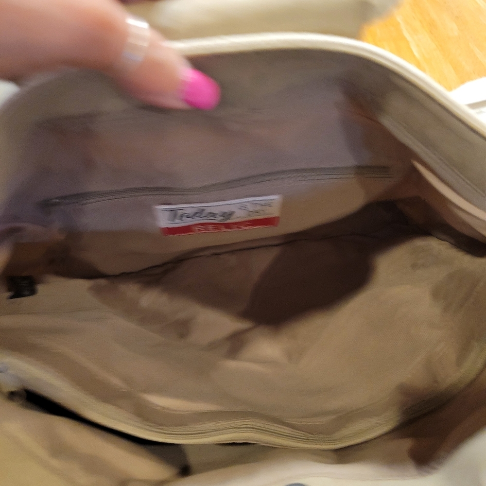 💮NWT~ RELIC TOTE BAG - Picture 7 of 8